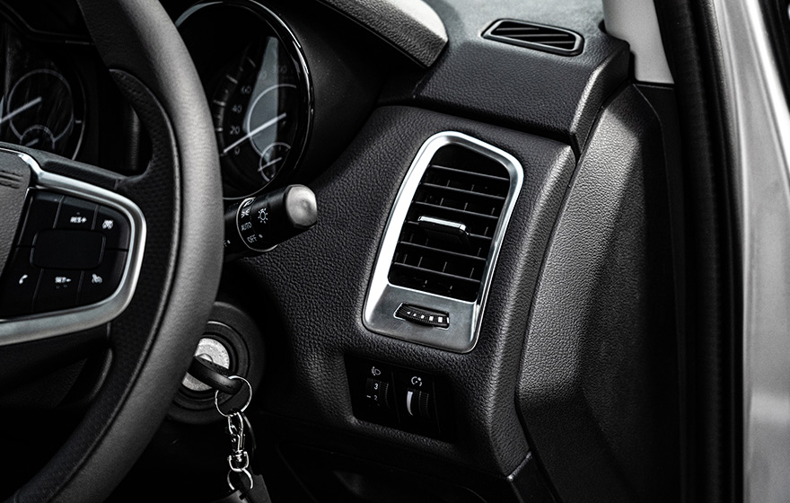 Dual-Zone Automatic Climate Control<br/>Dual-zone independent temperature control meets the needs of different occupants, creating a comfortable cabin environment in all seasons.