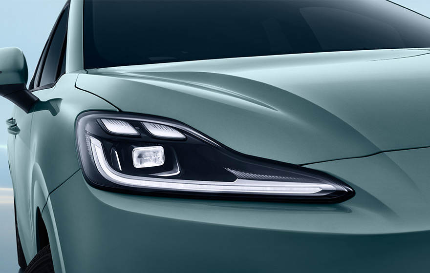 Triangular High-Tech LED Headlights<br/>Iconic triangular design with 86-lumen LED light sources, integrated with intelligent headlight control, delivering outstanding recognition and EU-standard-beating night visibility.