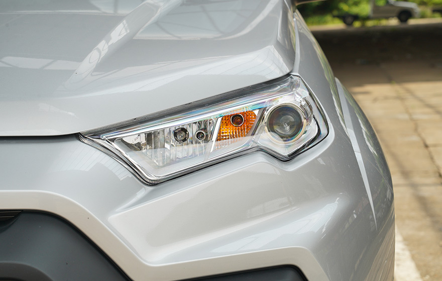 Eagle-Eye LED Headlights<br/>Sharp eagle-eye styled headlights deliver clear illumination for safer night driving.