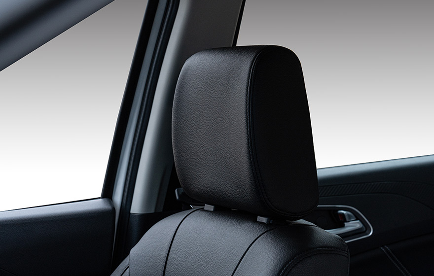 Passenger-Car Style Premium Cabin<br/>All-black interior with silver chrome trim, passenger-car level design with delicate texture, eliminating the cheap feel of utility vehicles.